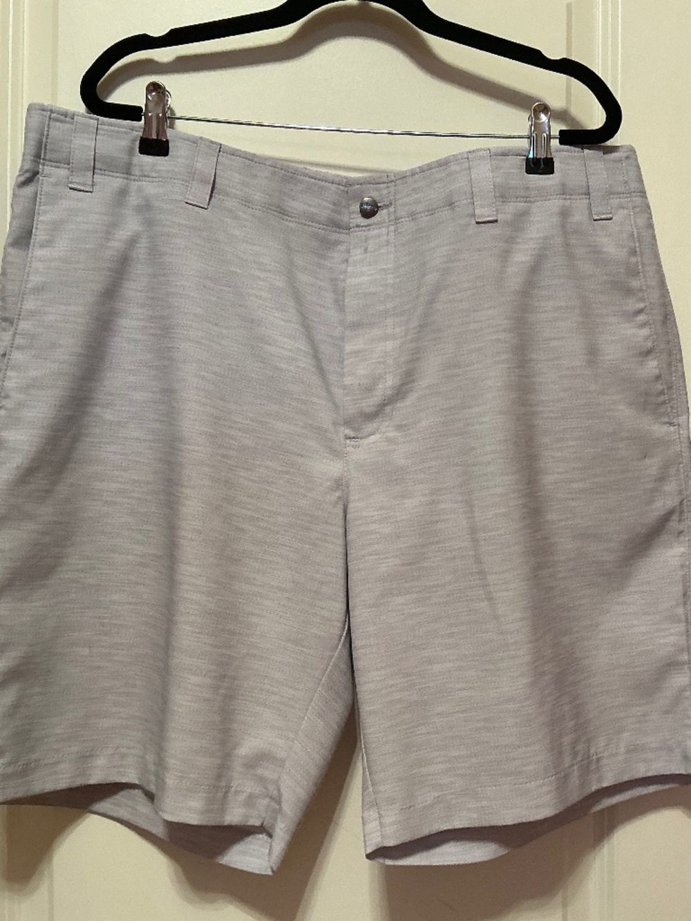 Men’s Callaway Golf Shorts light grey size 40